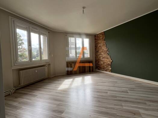 Appartement à vendre 64 000 € 4 pièces 2 chambres 84 m² Étage 4/4 Chazeau Firminy 42700