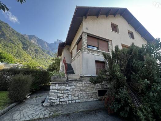 Immeuble à vendre 661 000 € 297 m² St Julien Mont Denis 73870