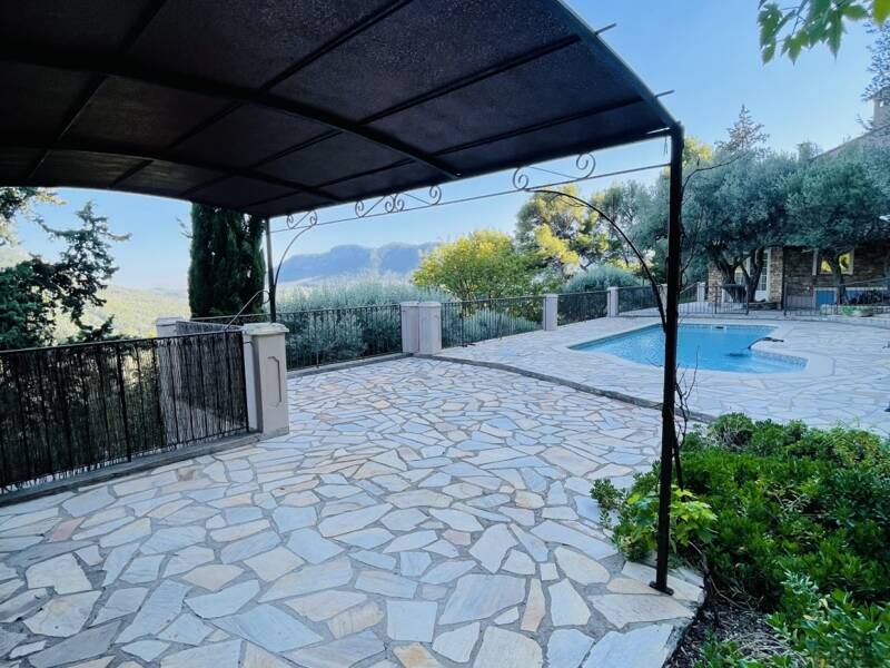 Maison à vendre, 200m², LE REVEST LES EAUX