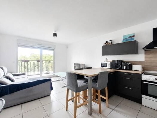 Appartement à vendre 199 000 € 2 pièces 1 chambre 43 m² Étage 4/7 Les États-Unis Lyon 8ème arrondissement 69008