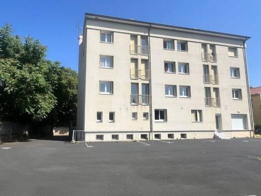 Appartement à vendre 892 500 € 28 pièces 20 chambres 661 m² Vic-le-Comte 63270