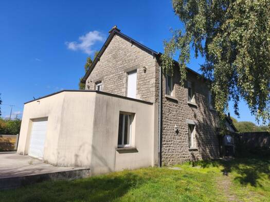 Maison de ville à vendre 254 900 € 5 pièces 3 chambres 184 m² 1 673 m² de terrain Le Hinglé 22100