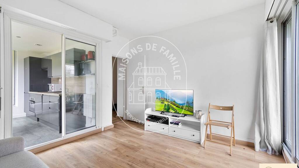 Appartement à vendre 165 000 € 1 pièce 30 m² RDC/3 Est Marly-le-Roi 78160