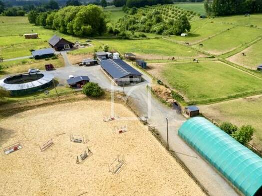 Maison à vendre 630 000 € 7 pièces 5 chambres 150 m² 90 000 m² de terrain Beyssenac 19230