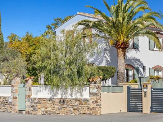 Maison à vendre 690 000 € 3 pièces 2 chambres 81 m² 237 m² de terrain Les Plaines-Les Tasses Saint-Raphaël 83700