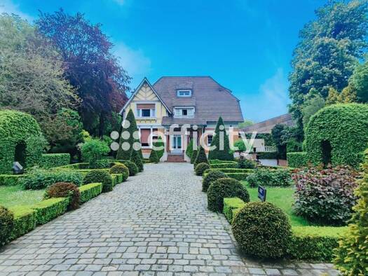 Maison à vendre 979 900 € 10 pièces 4 chambres 403 m² 3 109 m² de terrain Seclin 59113