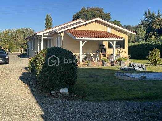 Maison de plain-pied à vendre 232 000 € 5 pièces 4 chambres 120 m² 29 000 m² de terrain Valence 82400