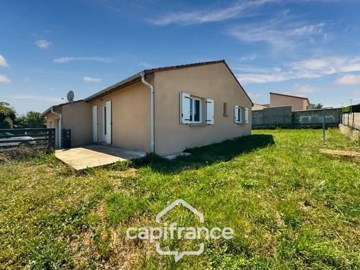 Maison de plain-pied à vendre 208 000 € 4 pièces 2 chambres 73 m² 350 m² de terrain Saint-Cyr 07430