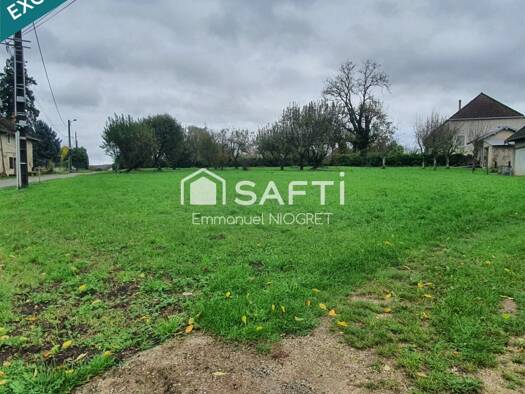 Terrain constructible à vendre 43 000 € 1 680 m² de terrain Salins-les-Bains 39110