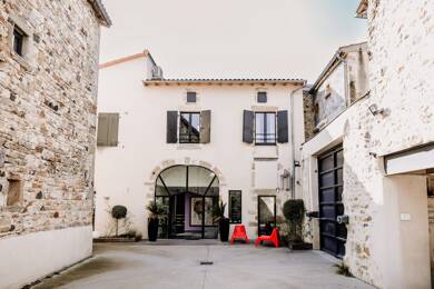 Maison à vendre 695 000 € 10 pièces 6 chambres 355 m² 385 m² de terrain Saint-Amant-Tallende 63450