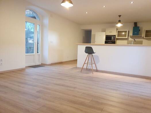 Appartement à louer 670 € 3 pièces 2 chambres 78 m² 2ème étage Rosières 07260