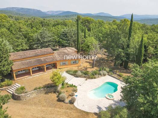 Maison à vendre 795 000 € 4 pièces 3 chambres 154 m² 5 300 m² de terrain Fayence 83440
