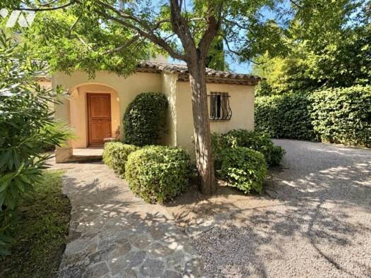 Appartement à vendre 2 500 000 € 5 pièces 4 chambres 112,65 m² RDC Saint-Tropez 83990