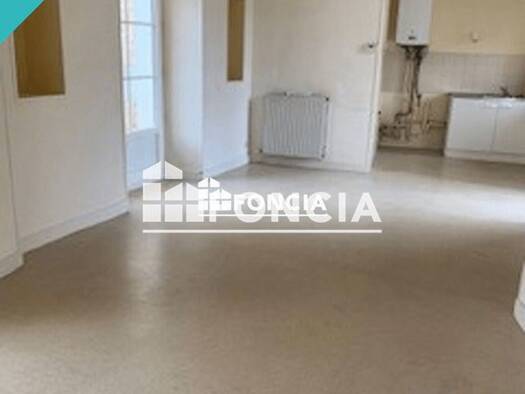 Appartement à louer 588 € 3 pièces 2 chambres 85,37 m² RDC Marthon 16380