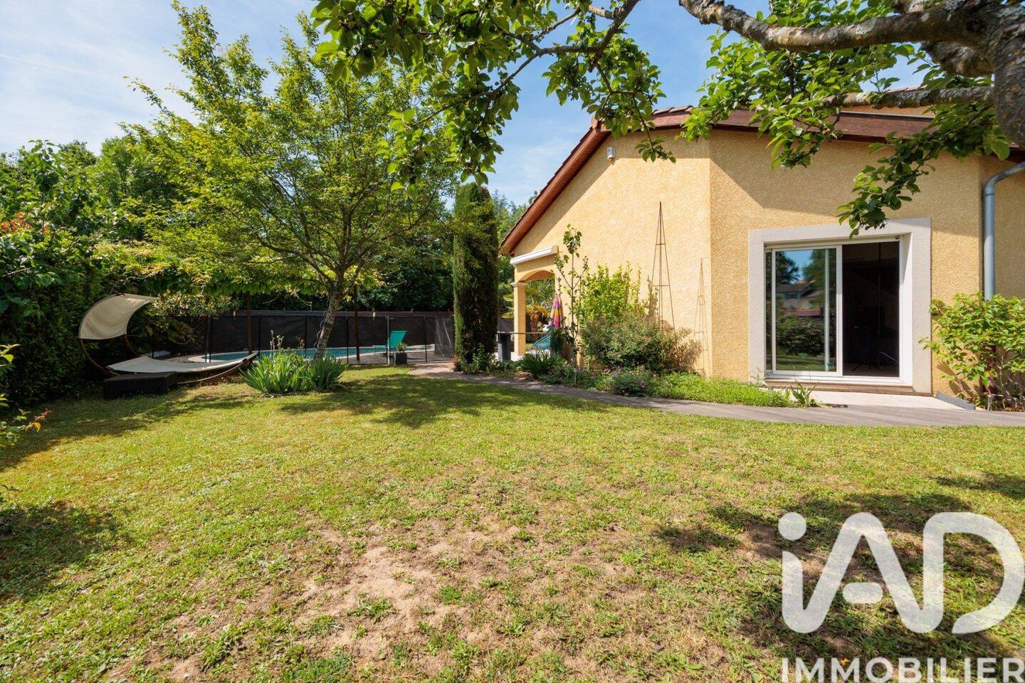Maison à vendre, 157m², SAINT GENIS LES OLLIERES
