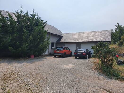 Villa à vendre 299 000 € 6 pièces 4 chambres 246 m² 2 000 m² de terrain Moyrazès 12160