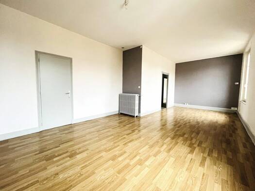 Appartement à vendre 60 300 € 4 pièces 3 chambres 92 m² Étage 1/1 Montluçon 03100