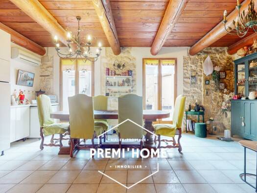 Maison à vendre 229 000 € 4 pièces 2 chambres 114 m² Campagne Sénas 13560