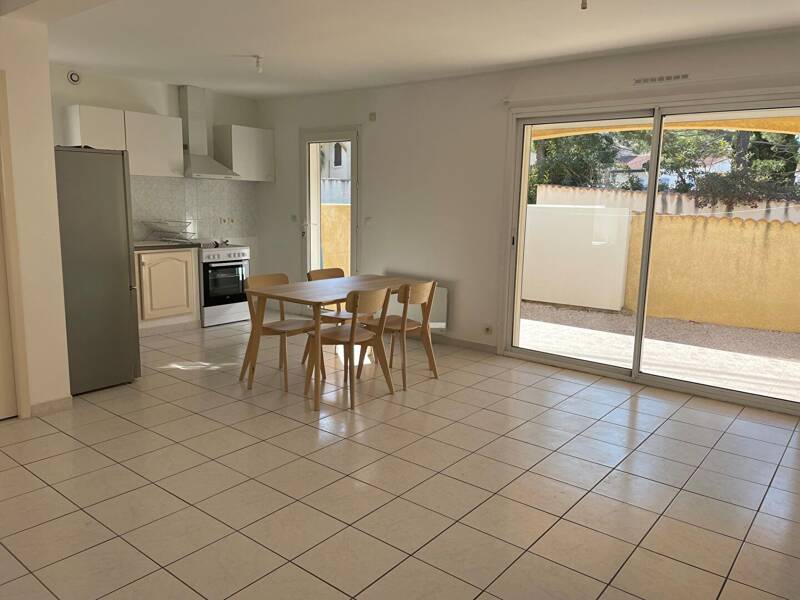 Maison à louer, 50m², CHATEAUNEUF LES MARTIGUES