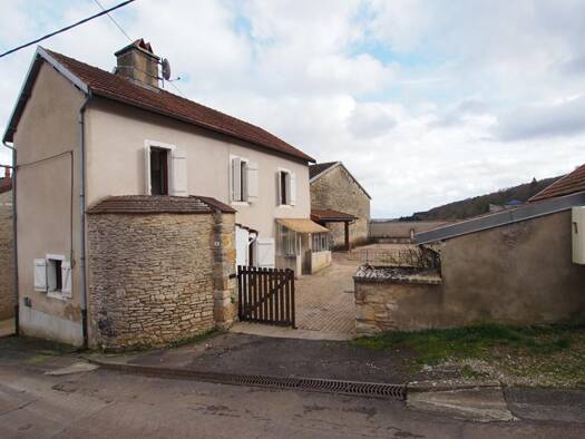 Maison à vendre 120 000 € 3 pièces 2 chambres 82 m² 368 m² de terrain Courlon 21580