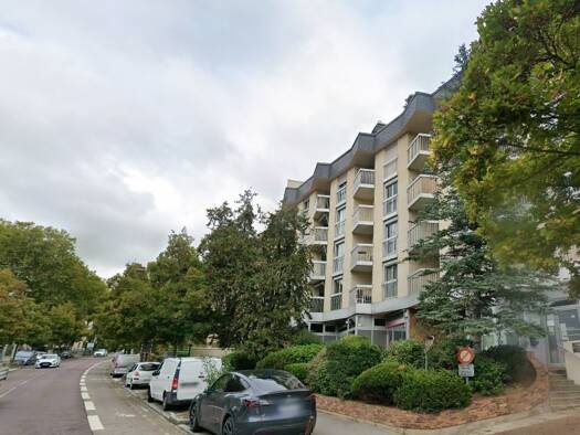 Parking à louer 100 € Porchefontaine Versailles 78000