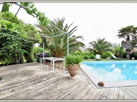 Villa à vendre 629 000 € 6 pièces 5 chambres 205 m² 4 063 m² de terrain Lapeyrouse-Fossat 31180