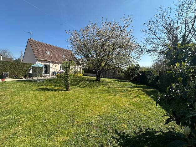 Maison à vendre 388 000 € 5 pièces 4 chambres 117 m² 934 m² de terrain Centre Melun 77000