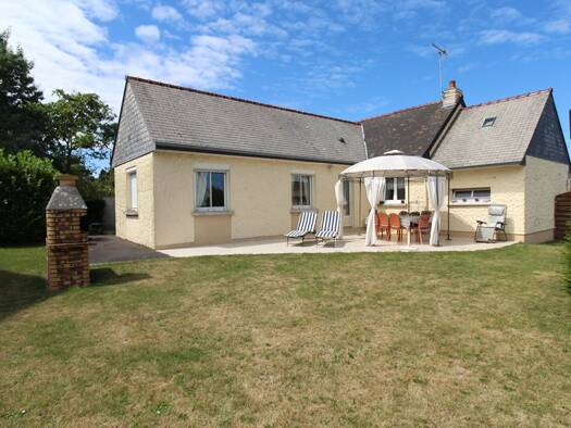 Maison de plain-pied à vendre 440 160 € 4 pièces 3 chambres 82 m² 619 m² de terrain Saint Lunaire 35800