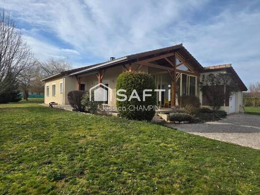 Maison de plain-pied à vendre 275 000 € 5 pièces 4 chambres 124 m² 2 800 m² de terrain Montréjeau 31210