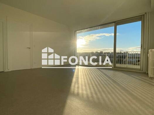 Appartement à louer 1 121 € 3 pièces 2 chambres 56,69 m² Étage 3/9 Le Genette La Rochelle 17000