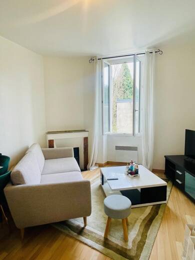 Appartement à louer 450 € 2 pièces 1 chambre 38 m² Étage 1/2 Perigueux 24000