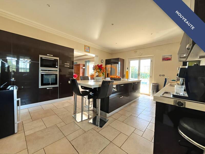 Maison à vendre, 286m², TRANS EN PROVENCE