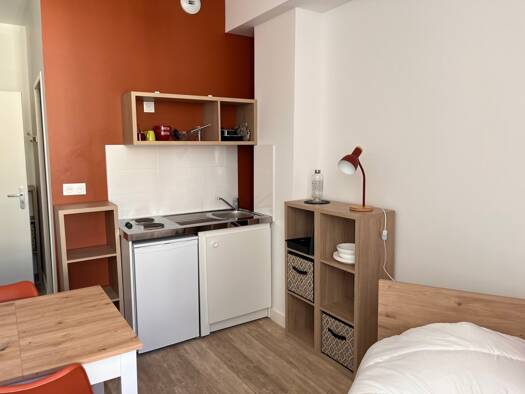 Studio à louer 430 € 1 pièce 13,8 m² RDC/2 Ruelle-sur-Touvre 16600