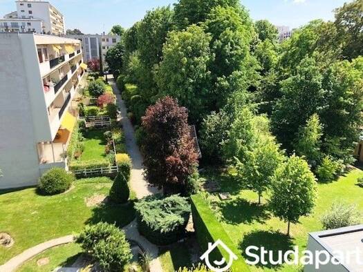 Appartement à louer 390 € 1 pièce 3 chambres 15 m² 4ème étage Troyes 10000