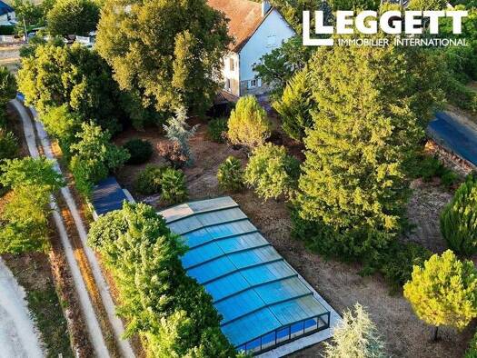 Maison à vendre 371 000 € 13 pièces 4 chambres 220 m² 3 800 m² de terrain Rural Terrasson-Lavilledieu 24120