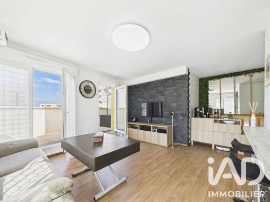 Duplex à vendre 255 000 € 5 pièces 4 chambres 93,21 m² 8 étages Centre Urbain-Coquibus Évry-Courcouronnes 91000