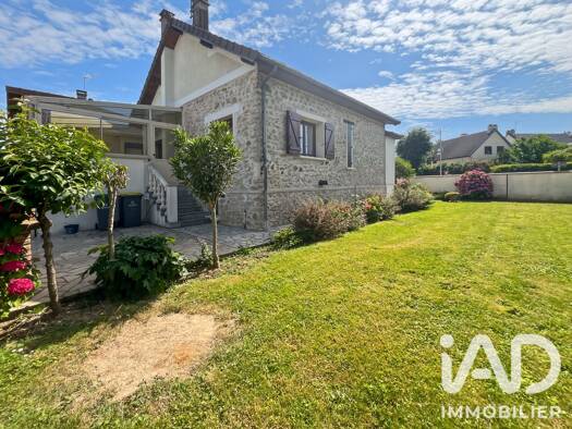 Maison à vendre 389 000 € 7 pièces 5 chambres 110 m² 495 m² de terrain Leclerc-Centre Ouest Brie-Comte-Robert 77170