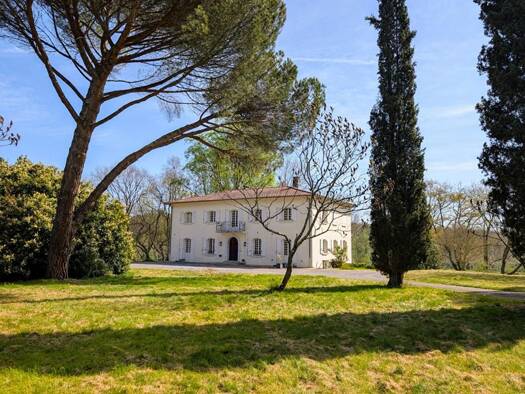 Maison à vendre 670 000 € 10 pièces 7 chambres 371 m² 14 677 m² de terrain Arnaud-Guilhem 31360