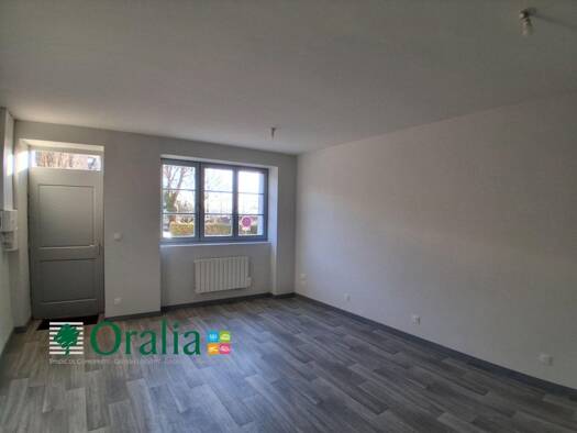 Appartement à louer 813 € 3 pièces 3 chambres 70,9 m² RDC/2 Est Trévoux 01600