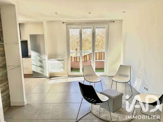 Appartement à vendre 214 500 € 3 pièces 2 chambres 53,65 m² RDC/3 Arènes Saint-Raphaël 83700