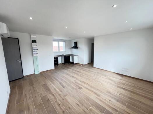 Appartement à louer 950 € 4 pièces 3 chambres 70 m² Étage 1/1 Ambronay 01500