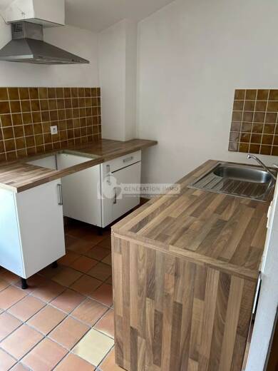 Appartement à louer 853 € 3 pièces 2 chambres 78 m² Saint-Rémy-de-Provence 13210