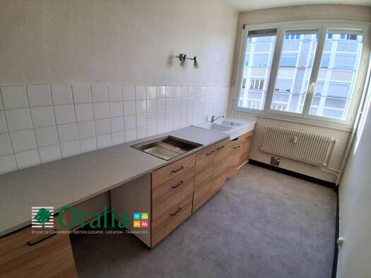 Appartement à louer 731 € 3 pièces 2 chambres 56,8 m² Étage 6/7 centre Ville-La Chartonnière-La Barre Villefranche-sur-Saône 69400