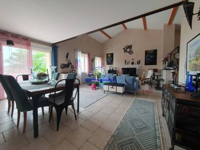 Villa à vendre 375 000 € 5 pièces 3 chambres 141 m² 1 438 m² de terrain Agen 47000