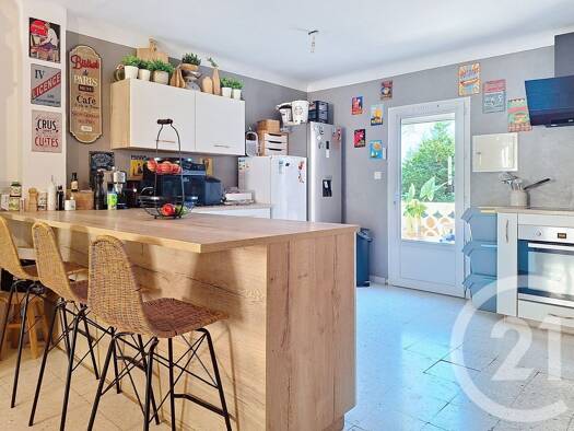 Appartement à vendre 229 000 € 3 pièces 2 chambres 82,56 m² RDC Châteaurenard 13160
