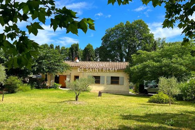 Villa à vendre 878 000 € 1 pièce 3 chambres 183 m² 3 900 m² de terrain Les Ecarts Saint-Rémy-de-Provence 13210