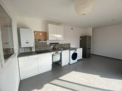 Appartement à louer 809 € 1 pièce 43,9 m² disponible à partir du 30/06/2025 Le Rouve-Gailleux-Le Val d'Arenc Le Beausset 83330