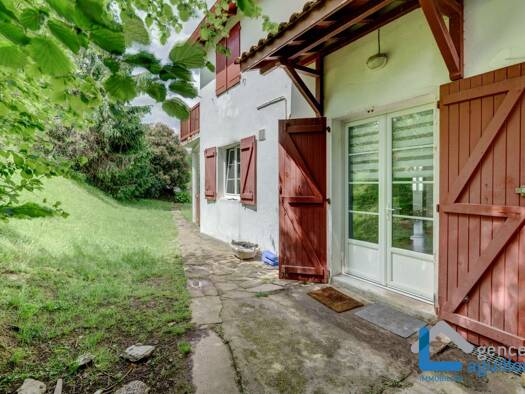 Appartement à vendre 249 900 € 3 pièces 2 chambres 57 m² RDC Ascain 64310