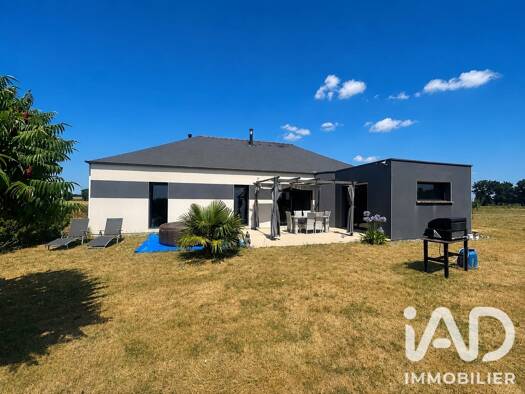 Maison de plain-pied à vendre 444 900 € 6 pièces 4 chambres 138 m² 5 009 m² de terrain Calorguen 22100