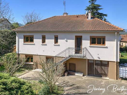 Maison à vendre 469 000 € 7 pièces 3 chambres 141 m² 1 775 m² de terrain Genay 69730
